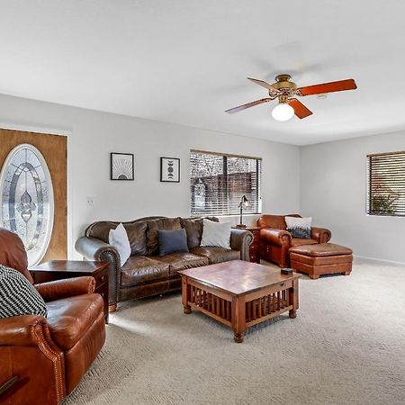 Captivating Continental Country Club Retreat With 4 Bdr And Spacious Deck! Flagstaff Buitenkant foto