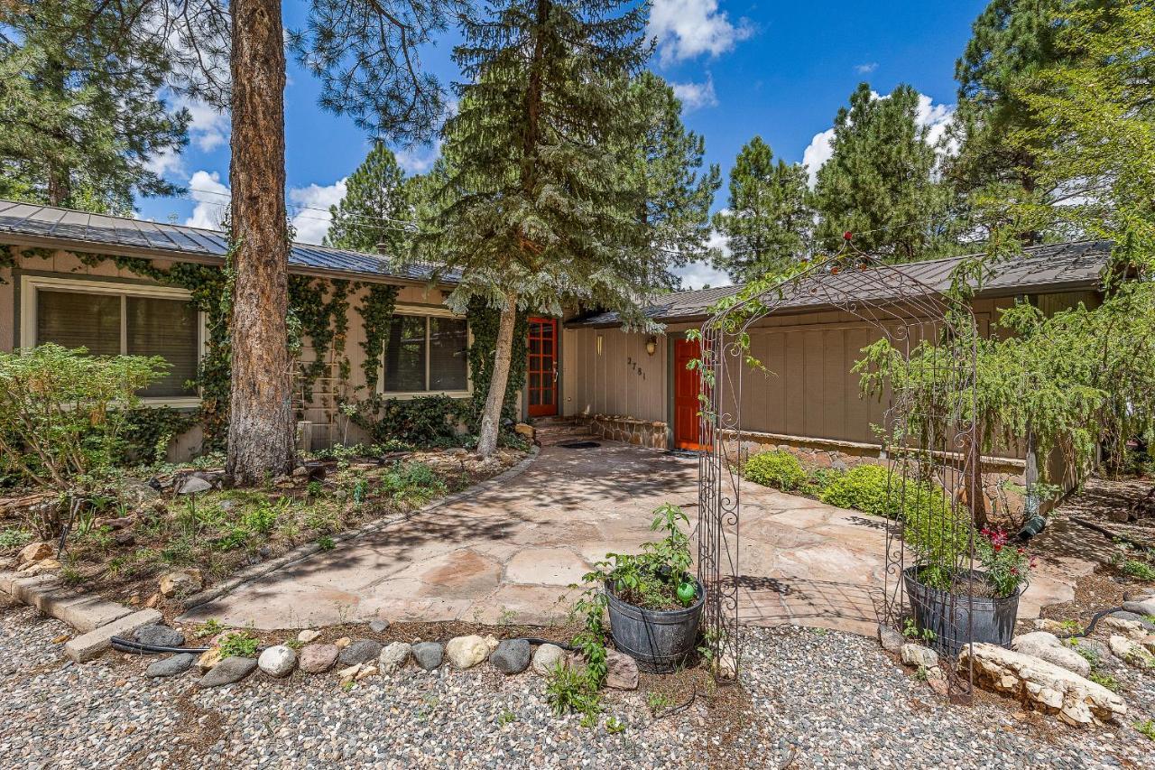 Captivating Continental Country Club Retreat With 4 Bdr And Spacious Deck! Flagstaff Buitenkant foto