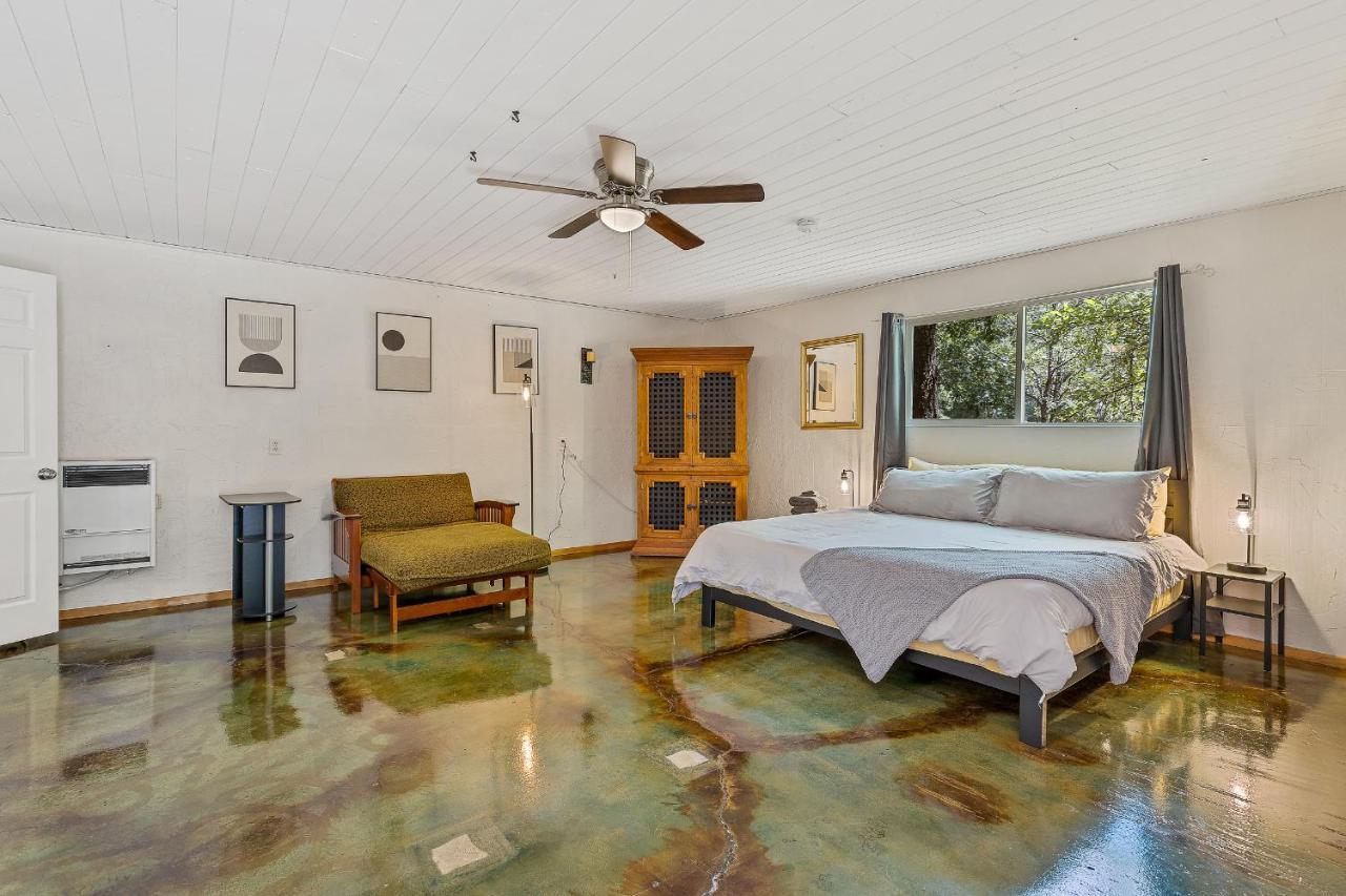 Captivating Continental Country Club Retreat With 4 Bdr And Spacious Deck! Flagstaff Buitenkant foto