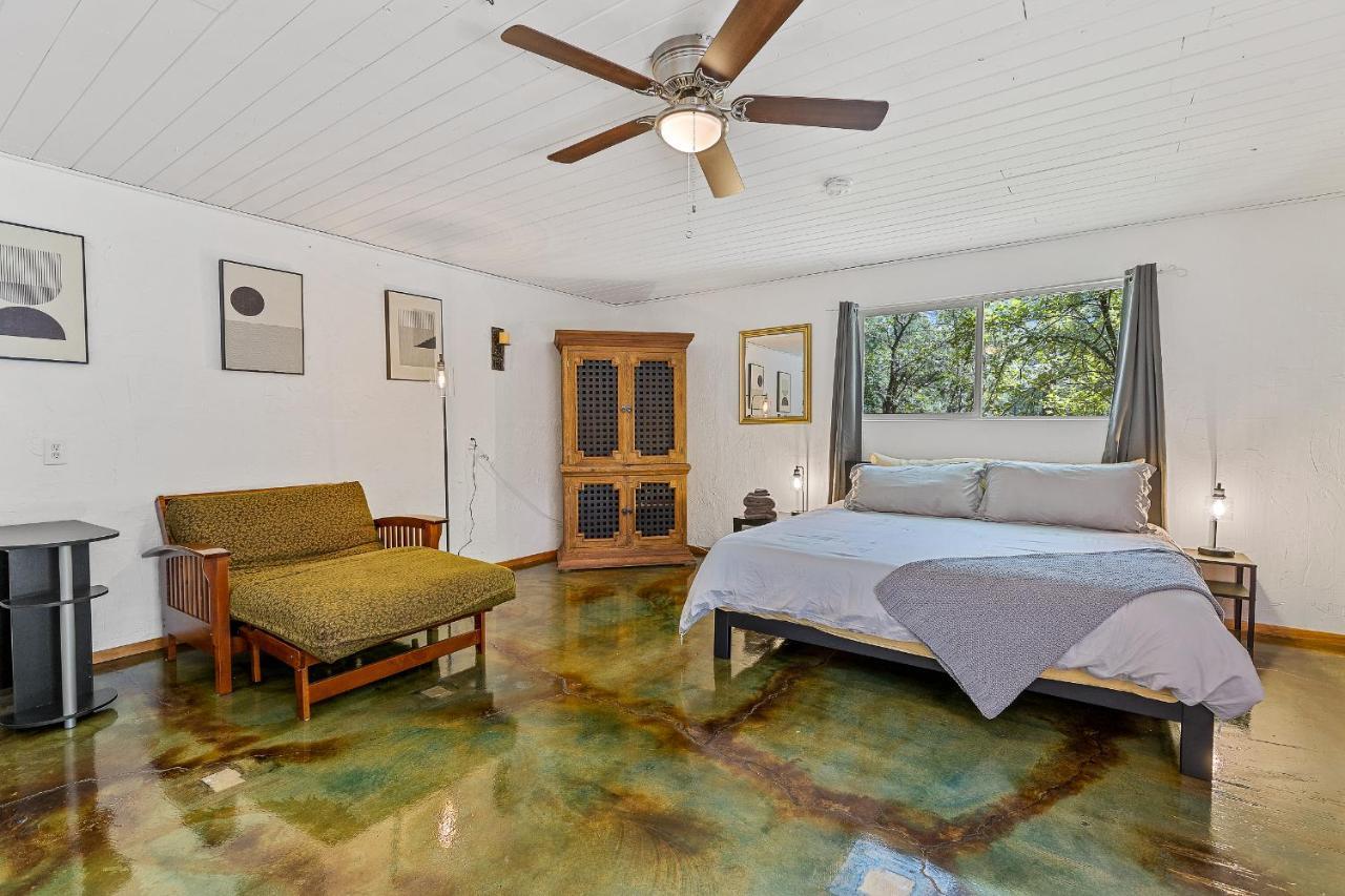 Captivating Continental Country Club Retreat With 4 Bdr And Spacious Deck! Flagstaff Buitenkant foto