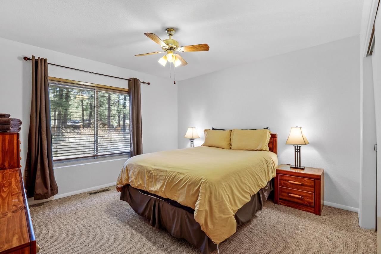 Captivating Continental Country Club Retreat With 4 Bdr And Spacious Deck! Flagstaff Buitenkant foto